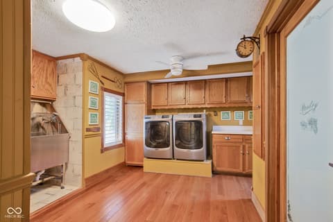 Laundry room at 2649 N 600 W, Thorntown, IN
