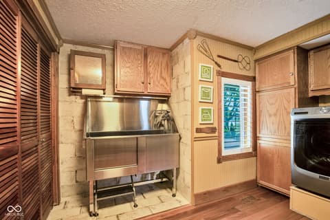 Laundry room at 2649 N 600 W, Thorntown, IN