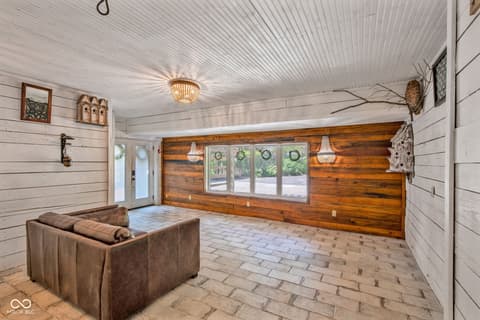 Game Room — 2649 N 600 W, Thorntown, IN