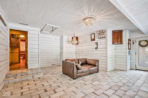 Game Room — 2649 N 600 W, Thorntown, IN