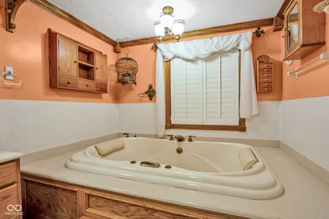 Bathroom at 2649 N 600 W, Thorntown, IN