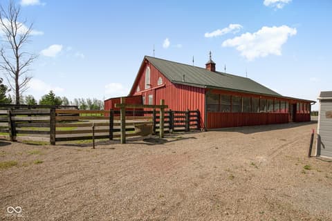 Barn — 2649 N 600 W, Thorntown, IN