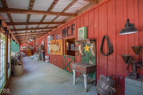 Barn — 2649 N 600 W, Thorntown, IN