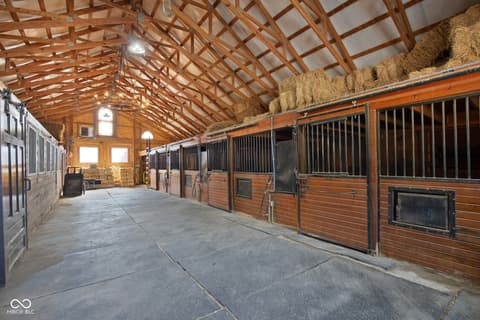 Barn — 2649 N 600 W, Thorntown, IN