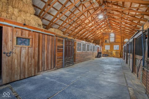Barn — 2649 N 600 W, Thorntown, IN