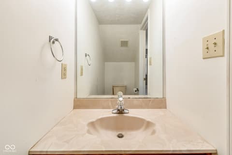 Photo of 765 E Sherwood Hills Drive, Bloomington, IN