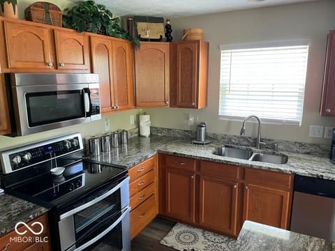 Photo of 11652 High Grass Drive, Indianapolis, IN