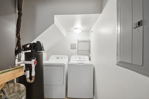 Laundry room at 215 N New Jersey Street, Indianapolis, IN