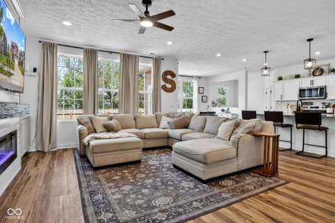 Photo of 6624 Timberline Trail, Whitestown, IN