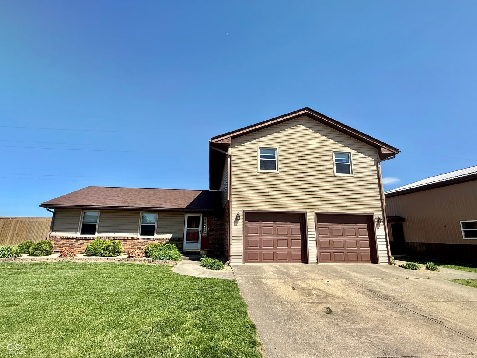 Front exterior at 415 Kelly Drive, Brownstown, IN
