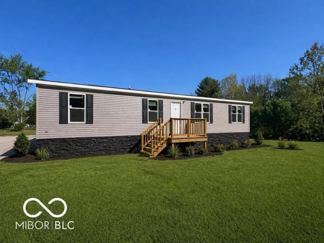 Front exterior at 3203 Cliffshire Lane, North Vernon, IN