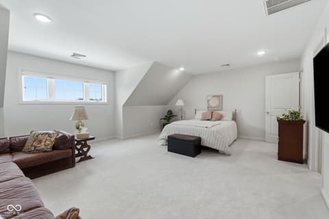 Photo of 1501 N Legend Court, Muncie, IN