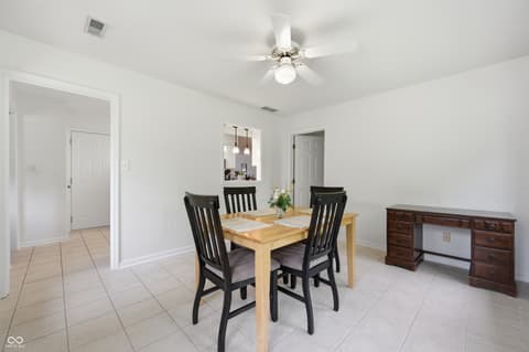 Photo of 212 Wakefield Drive, Anderson, IN