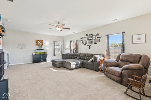 Photo of 1749 N Creekwater Pass, Greenfield, IN