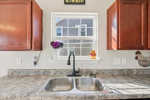 Photo of 1749 N Creekwater Pass, Greenfield, IN