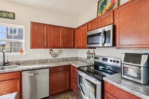 Photo of 1749 N Creekwater Pass, Greenfield, IN