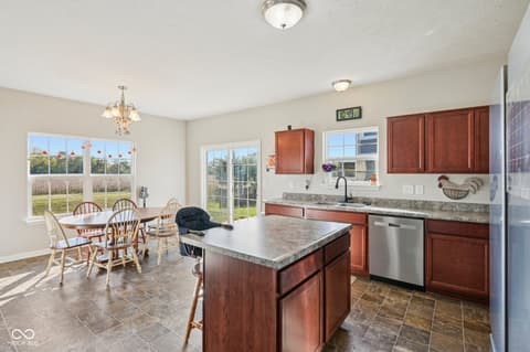 Photo of 1749 N Creekwater Pass, Greenfield, IN