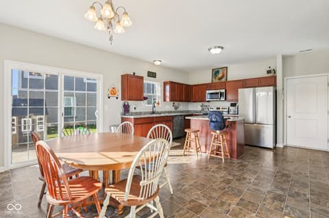 Photo of 1749 N Creekwater Pass, Greenfield, IN