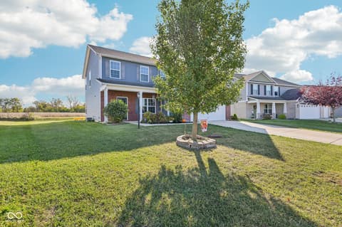 Photo of 1749 N Creekwater Pass, Greenfield, IN