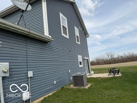 Photo of 1749 N Creekwater Pass, Greenfield, IN