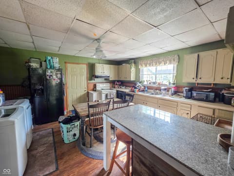 Photo of 359 J Street NW, Linton, IN