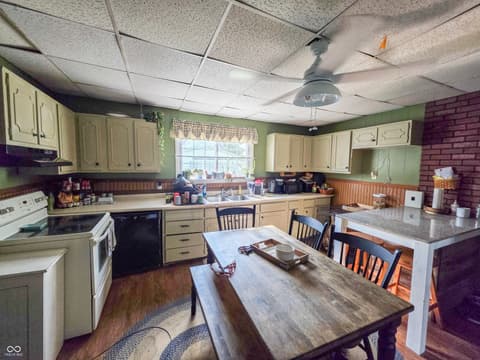 Photo of 359 J Street NW, Linton, IN
