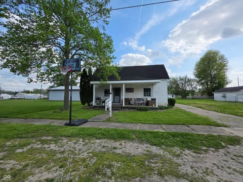 Photo of 359 J Street NW, Linton, IN