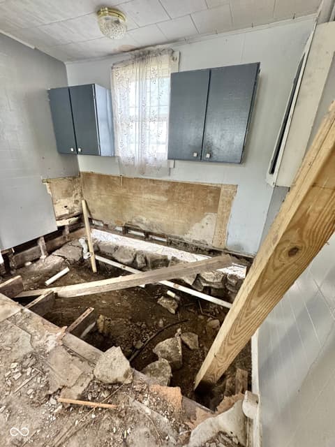 Kitchen at 304 E Franklin Street