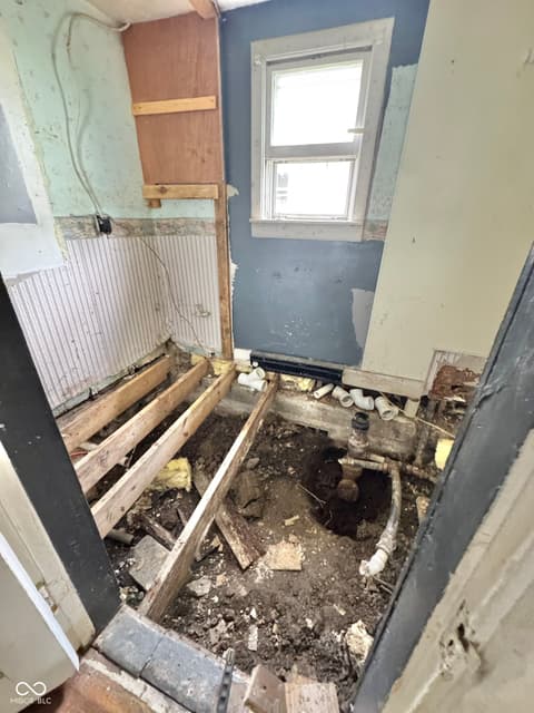 Bathroom at 304 E Franklin Street