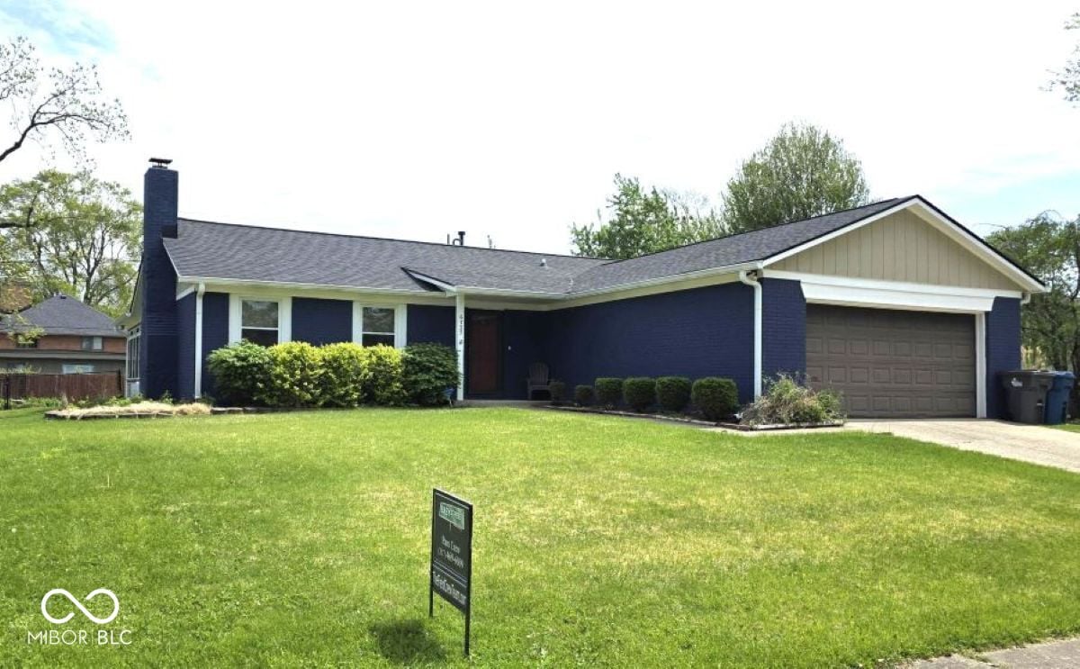 Front exterior at 6725 Lakeknoll Drive, Indianapolis, IN