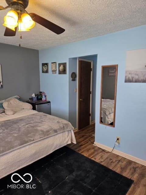 Primary bedroom at 6725 Lakeknoll Drive, Indianapolis, IN