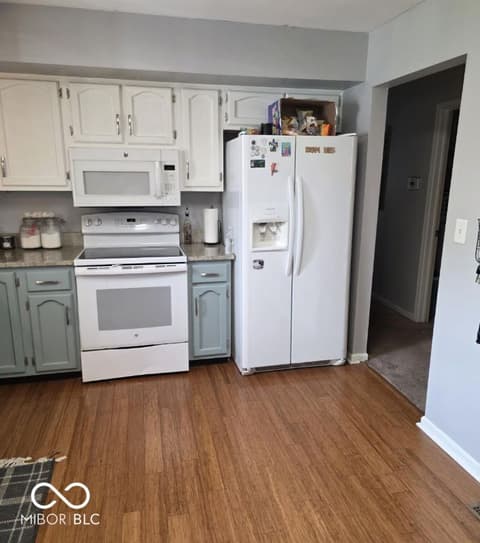 Kitchen at 6725 Lakeknoll Drive, Indianapolis, IN