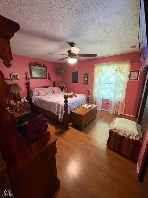 Photo of 340 Briar Hill Drive, Whiteland, IN