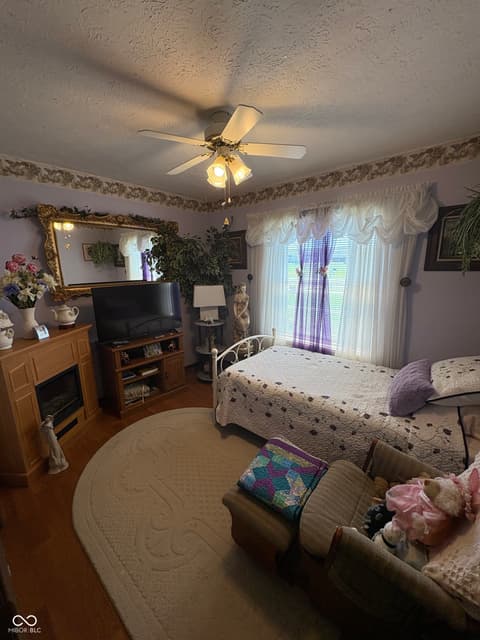 Photo of 340 Briar Hill Drive, Whiteland, IN
