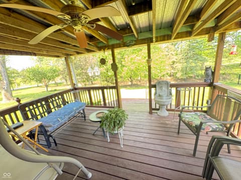 Photo of 340 Briar Hill Drive, Whiteland, IN