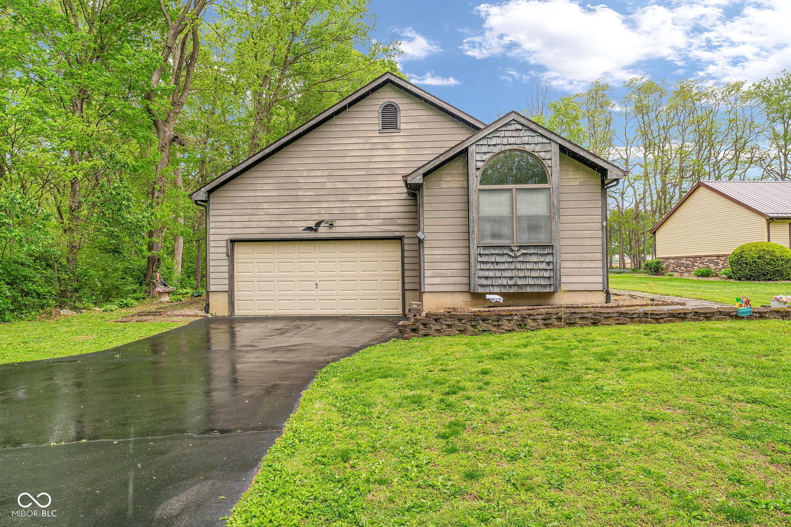 Front exterior at 1056 S Meahme Trail, Crawfordsville, IN