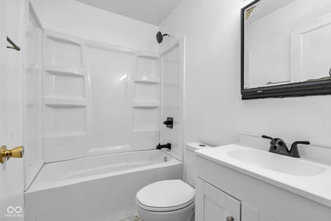 Photo of 246 N 6th Avenue, Beech Grove, IN