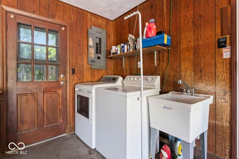 Laundry room at 124 N Roby Drive, Anderson, IN