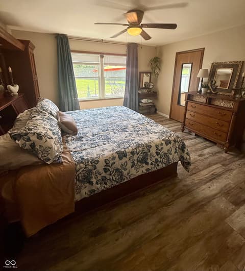 Photo of 15645 E County Road 500 N, Hope, IN