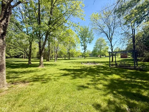 Photo of 15645 E County Road 500 N, Hope, IN