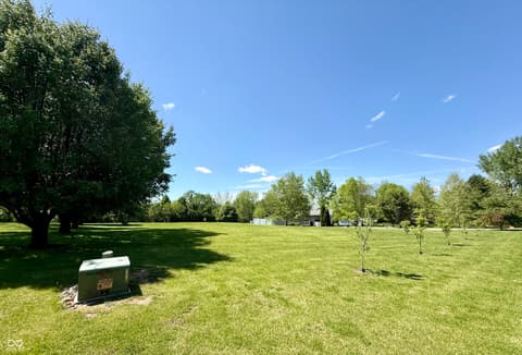 Photo of 15645 E County Road 500 N, Hope, IN