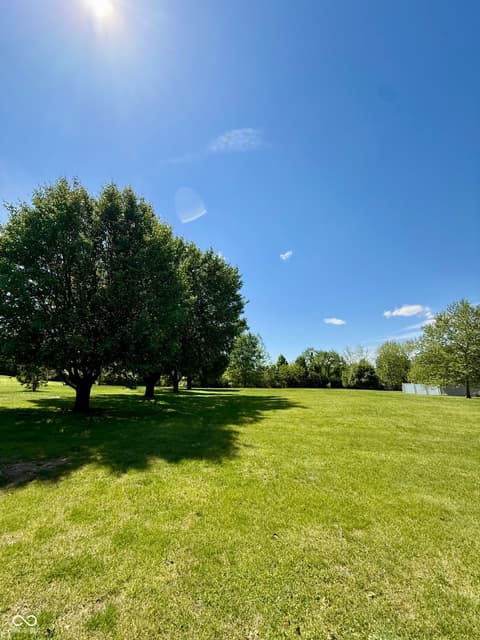 Photo of 15645 E County Road 500 N, Hope, IN