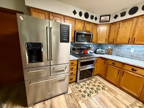 Photo of 15645 E County Road 500 N, Hope, IN