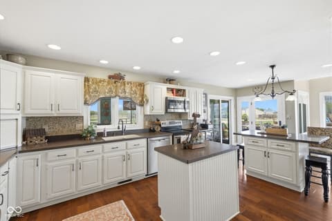 Photo of 5915 E 350 N, Franklin, IN
