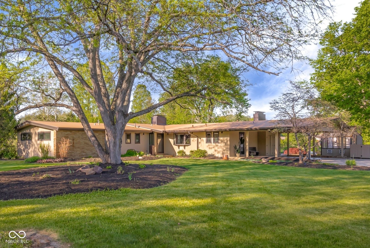 Front exterior at 309 Flatrock Drive, Columbus, IN