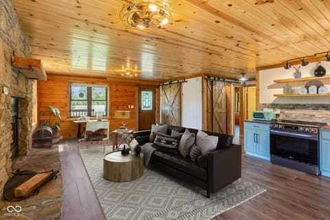 Photo of 755 Gatesville Road, Morgantown, IN
