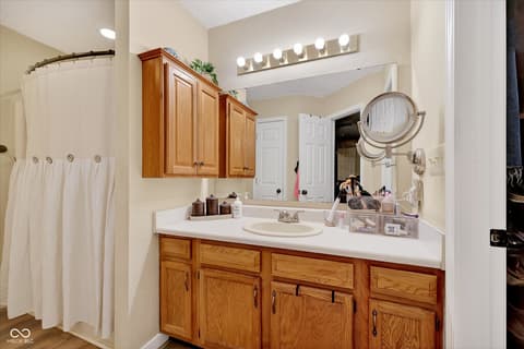 Photo of 101 W New York Street, Fortville, IN
