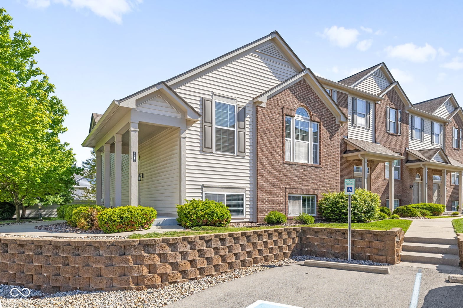 Photo of 8413 Clayhurst Drive, Indianapolis, IN