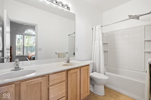 Photo of 8413 Clayhurst Drive, Indianapolis, IN