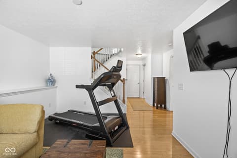 Photo of 8413 Clayhurst Drive, Indianapolis, IN